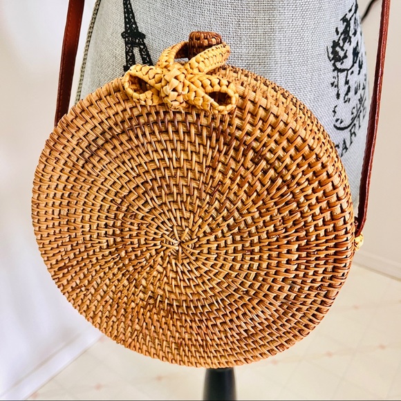 Handwoven Round Rattan Sling/Shoulder Bag - Picture 6 of 10